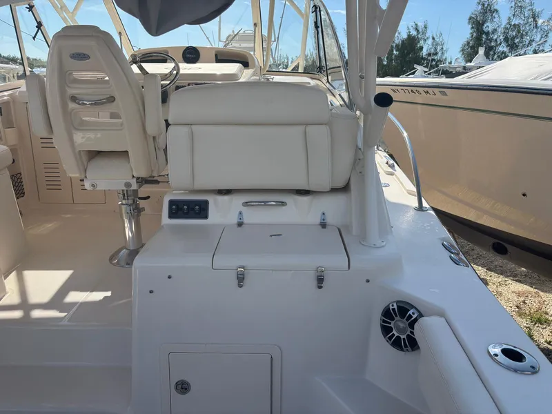 Slide: The Image of Grady-White 330 EXPRESS 2023 - 26