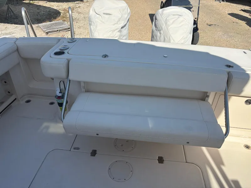 Slide: The Image of Grady-White 330 EXPRESS 2023 - 32