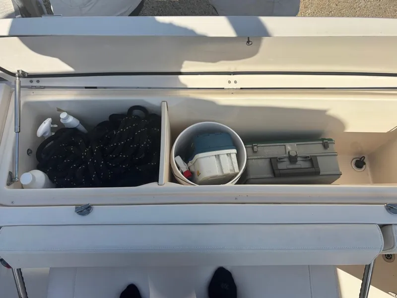 Slide: The Image of Grady-White 330 EXPRESS 2023 - 33