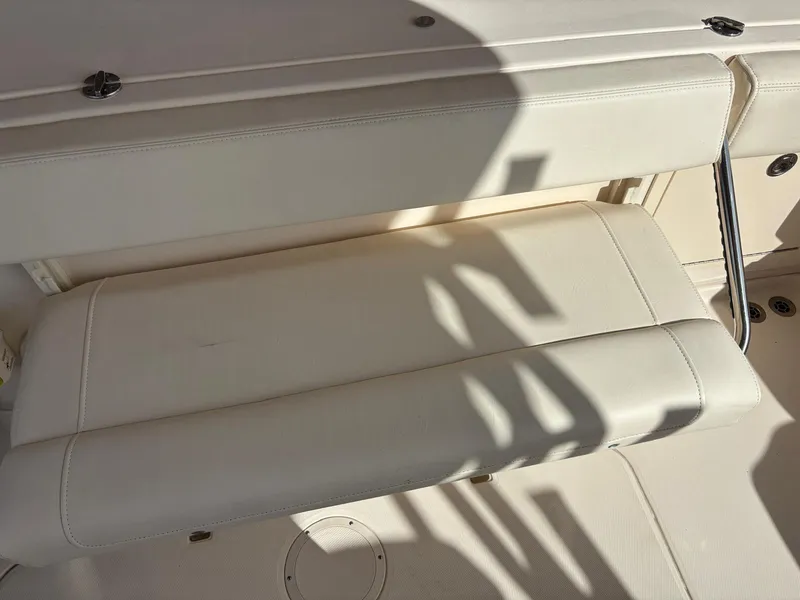 Slide: The Image of Grady-White 330 EXPRESS 2023 - 34