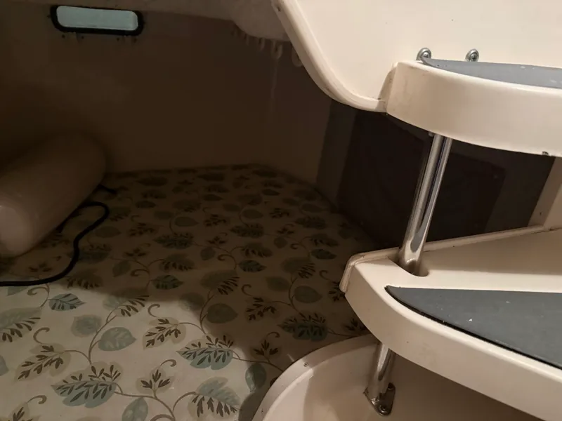 Slide: The Image of Grady-White Marlin 300 2002 - 13