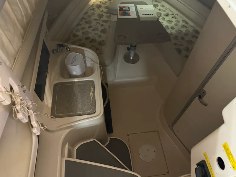 Slide: The Image of Grady-White Marlin 300 2002 - 17