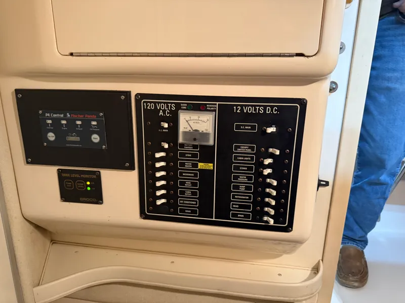 Slide: The Image of Grady-White Marlin 300 2002 - 27