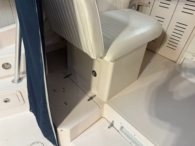 Slide: The Image of Grady-White Marlin 300 2002 - 30