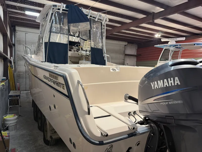 Slide: The Image of Grady-White Marlin 300 2002 - 7