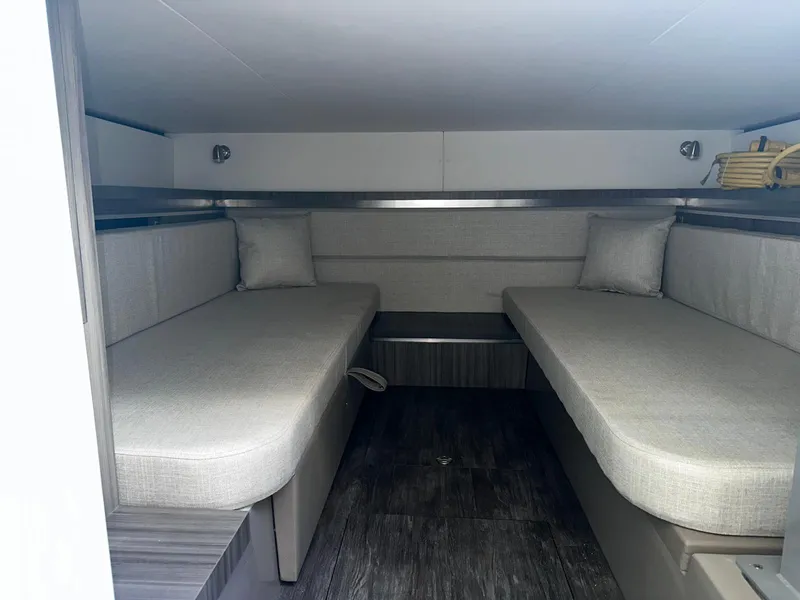 Slide: The Image of Sea Ray Sundancer 320 Outboard 2026 - 14