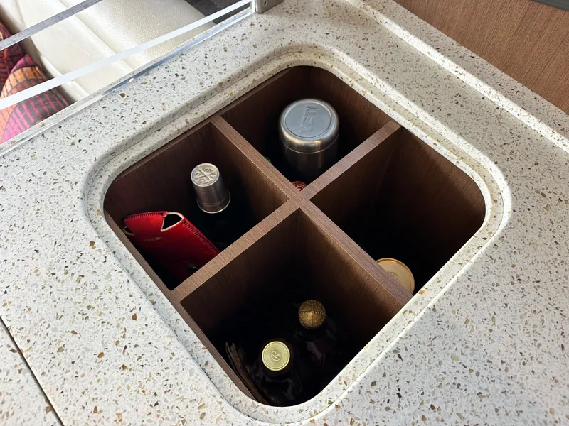 Slide: The Image of Sea Ray 400 SUNDANCER 2016 - 16