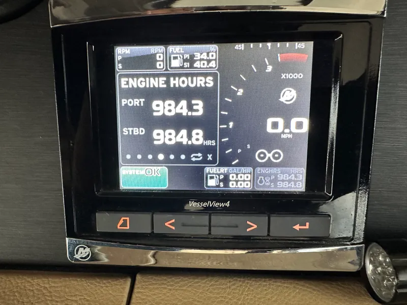 Slide: The Image of Sea Ray 400 SUNDANCER 2016 - 20