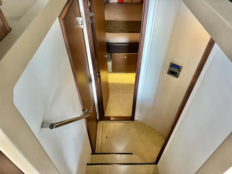 Slide: The Image of Sea Ray 400 SUNDANCER 2016 - 26