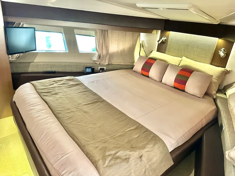 Slide: The Image of Sea Ray 400 SUNDANCER 2016 - 34