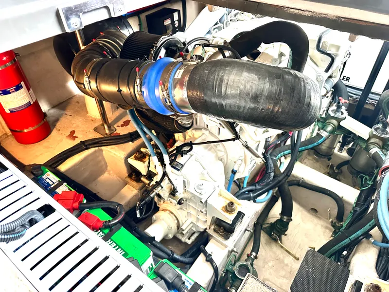 Slide: The Image of Sea Ray 400 SUNDANCER 2016 - 38