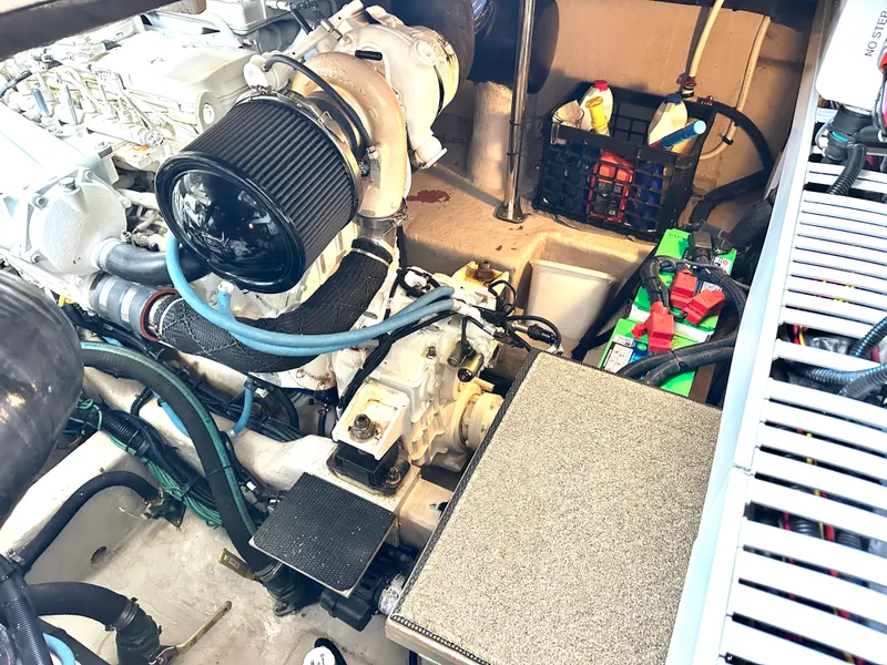 Slide: The Image of Sea Ray 400 SUNDANCER 2016 - 39