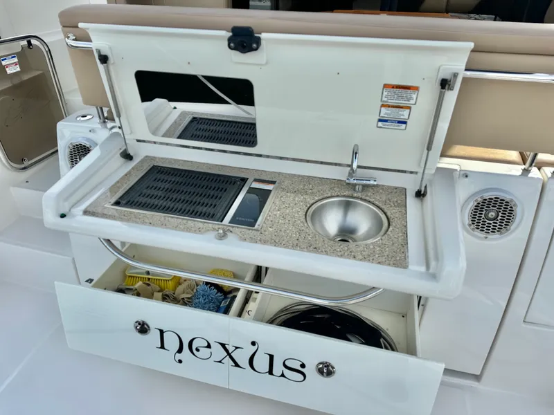 Slide: The Image of Sea Ray 400 SUNDANCER 2016 - 4