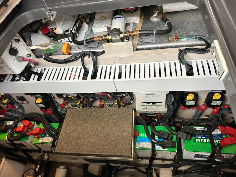 Slide: The Image of Sea Ray 400 SUNDANCER 2016 - 43