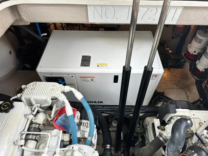 Slide: The Image of Sea Ray 400 SUNDANCER 2016 - 44