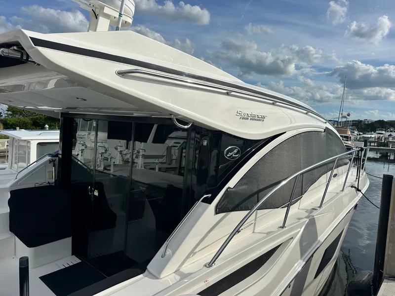 Slide: The Image of Sea Ray 400 SUNDANCER 2016 - 45