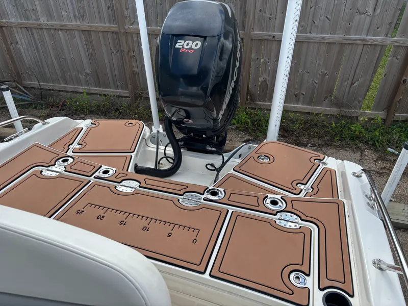 Slide: The Image of Boston Whaler 210 DAUNTLESS 2016 - 6