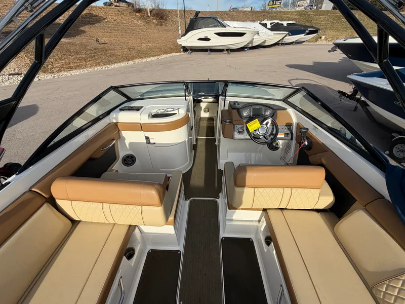 Slide: The Image of Sea Ray 270 SUNDECK 2015 - 2