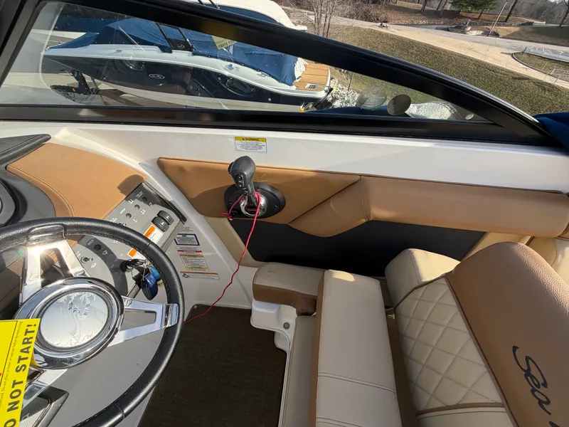 Slide: The Image of Sea Ray 270 SUNDECK 2015 - 4