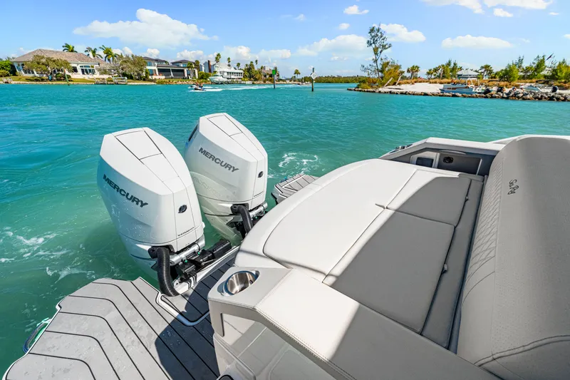 Slide: The Image of Sea Ray SLX 310 Outboard 2026 - 15