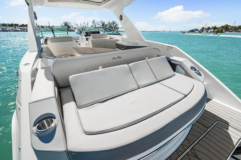 Slide: The Image of Sea Ray SLX 310 Outboard 2026 - 17