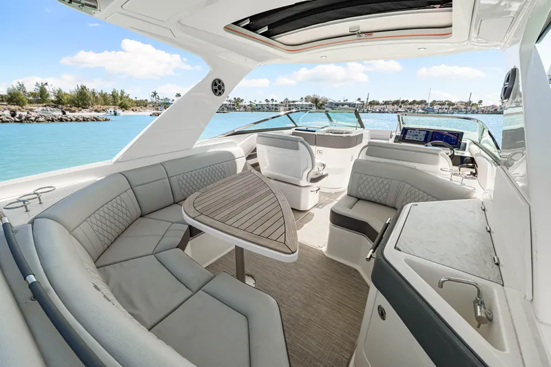Slide: The Image of Sea Ray SLX 310 Outboard 2026 - 18