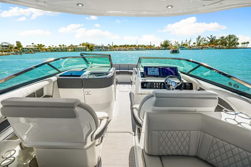 Slide: The Image of Sea Ray SLX 310 Outboard 2026 - 24