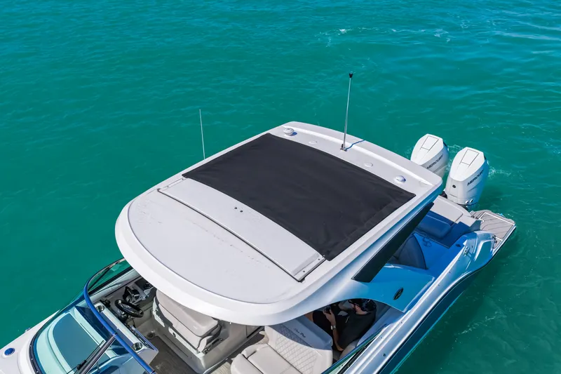 Slide: The Image of Sea Ray SLX 310 Outboard 2026 - 32