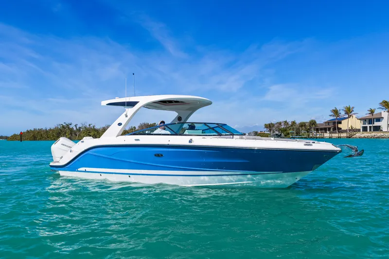 Slide: The Image of Sea Ray SLX 310 Outboard 2026 - 35