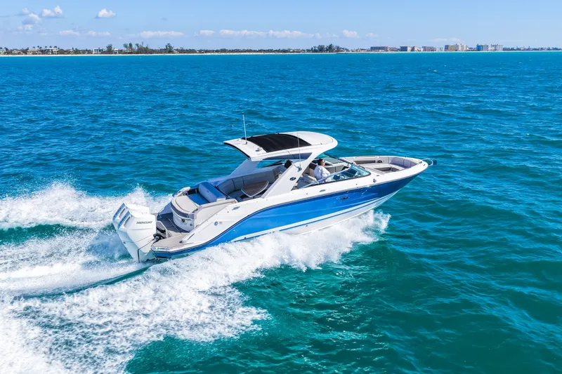 Slide: The Image of Sea Ray SLX 310 Outboard 2026 - 41