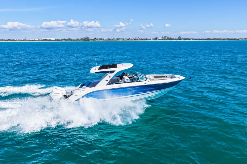 Slide: The Image of Sea Ray SLX 310 Outboard 2026 - 42