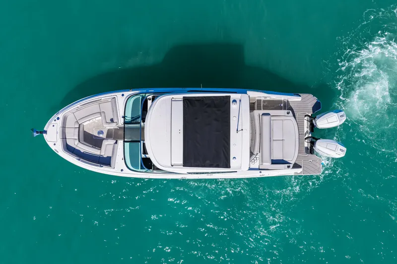 Slide: The Image of Sea Ray SLX 310 Outboard 2026 - 59