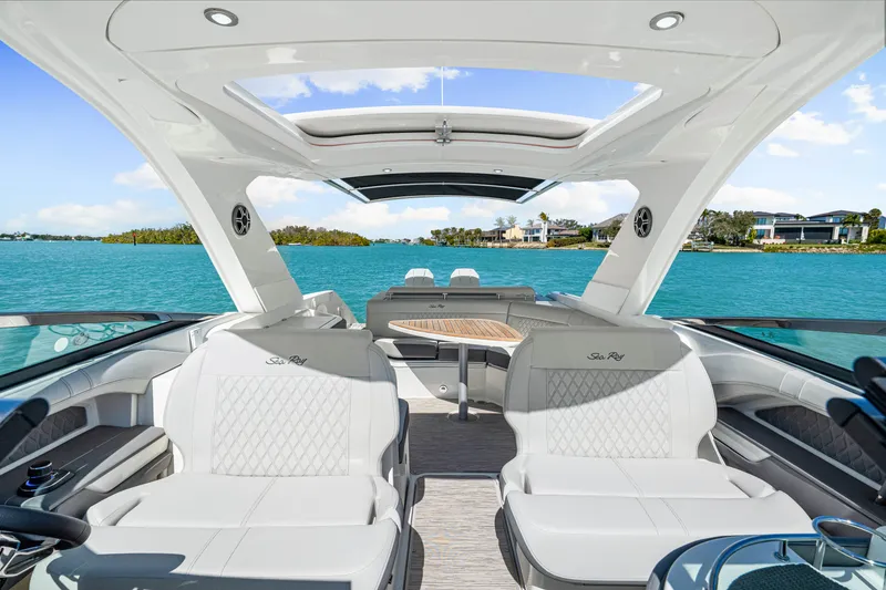 Slide: The Image of Sea Ray SLX 310 Outboard 2026 - 63