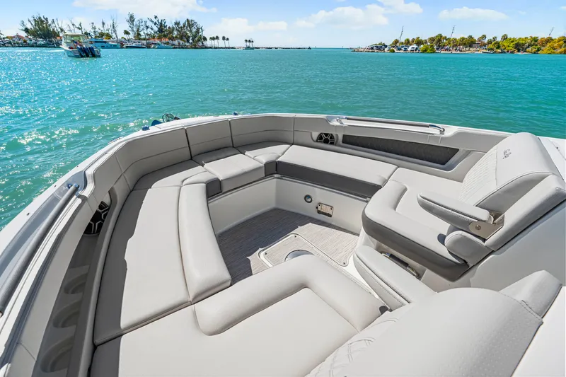 Slide: The Image of Sea Ray SLX 310 Outboard 2026 - 66
