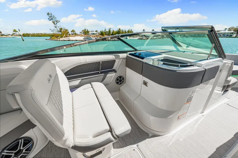 Slide: The Image of Sea Ray SLX 310 Outboard 2026 - 71