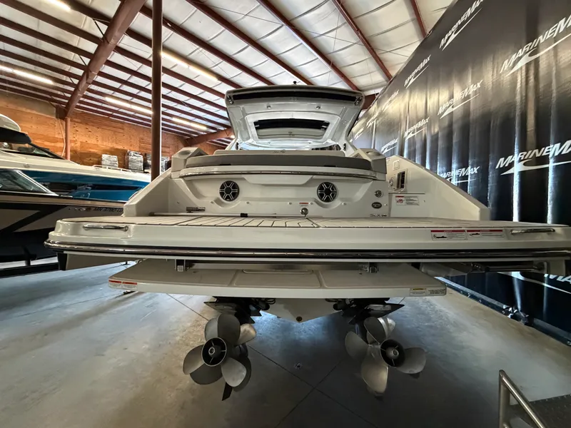 Slide: The Image of Sea Ray SLX 310 2026 - 4