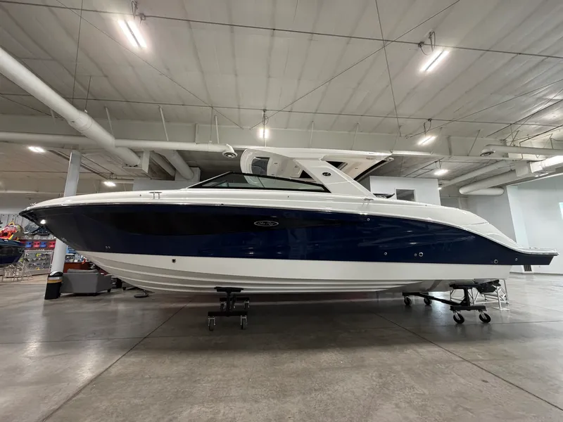Slide: The Image of Sea Ray SLX 400 2026 - 4
