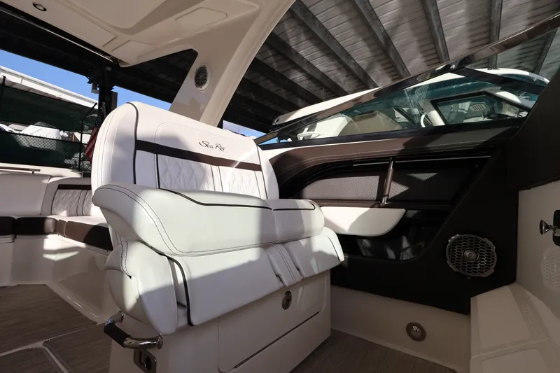 Slide: The Image of Sea Ray SLX 310 OB 2018 - 11