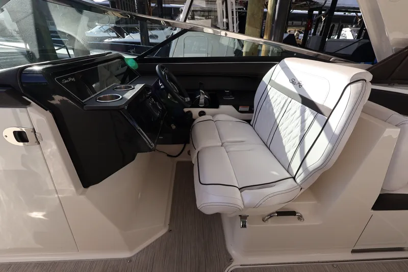 Slide: The Image of Sea Ray SLX 310 OB 2018 - 12