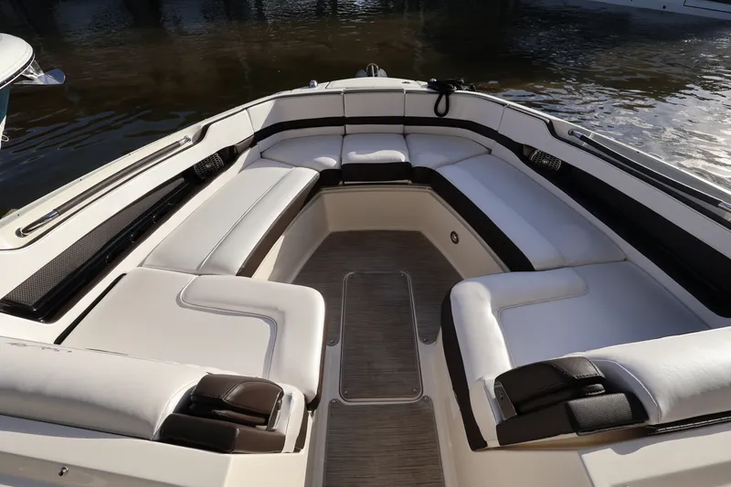 Slide: The Image of Sea Ray SLX 310 OB 2018 - 14