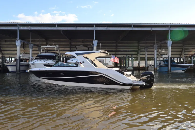 Slide: The Image of Sea Ray SLX 310 OB 2018 - 5