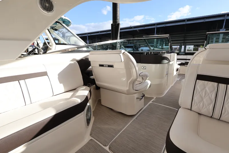Slide: The Image of Sea Ray SLX 310 OB 2018 - 8