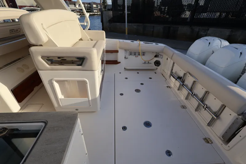 Slide: The Image of Boston Whaler 380 Realm 2019 - 32