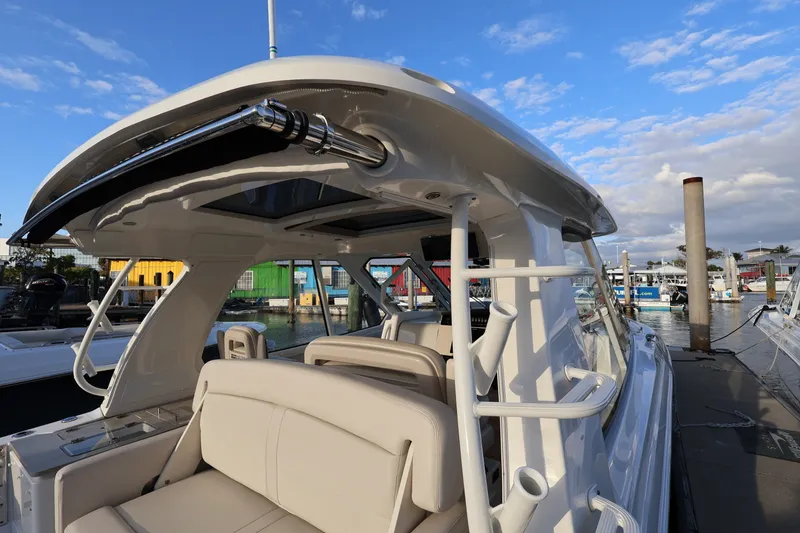 Slide: The Image of Boston Whaler 380 Realm 2019 - 33