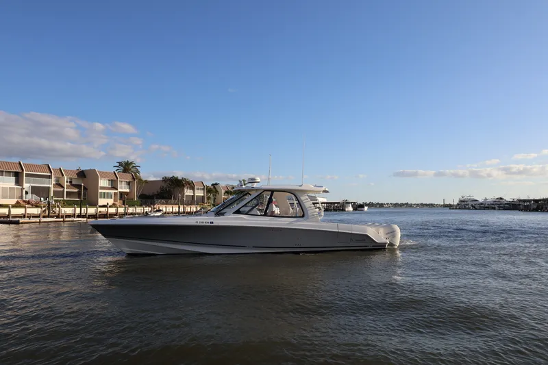 Slide: The Image of Boston Whaler 380 Realm 2019 - 5