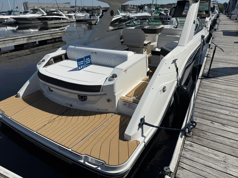 Slide: The Image of Sea Ray SDX 290 2026 - 3