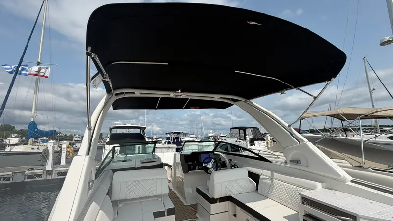 Slide: The Image of Sea Ray SDX 290 2026 - 16