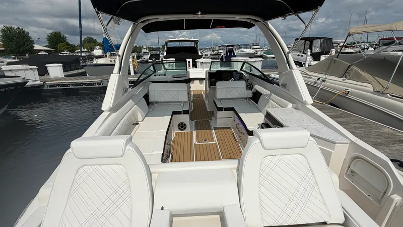 Slide: The Image of Sea Ray SDX 290 2026 - 11