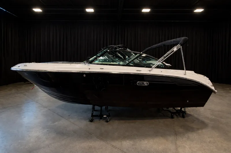 The Image of Sea Ray SDX 230 2026 - 0
