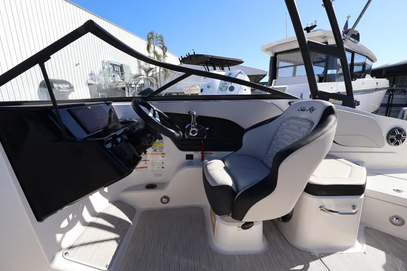 Slide: The Image of Sea Ray SPX 210 Outboard 2026 - 10